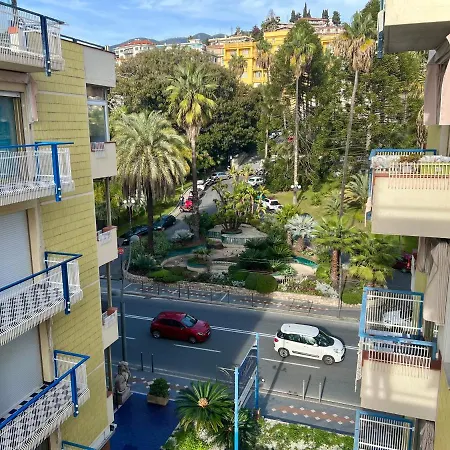 Con Piscina E Parco * سانريمو